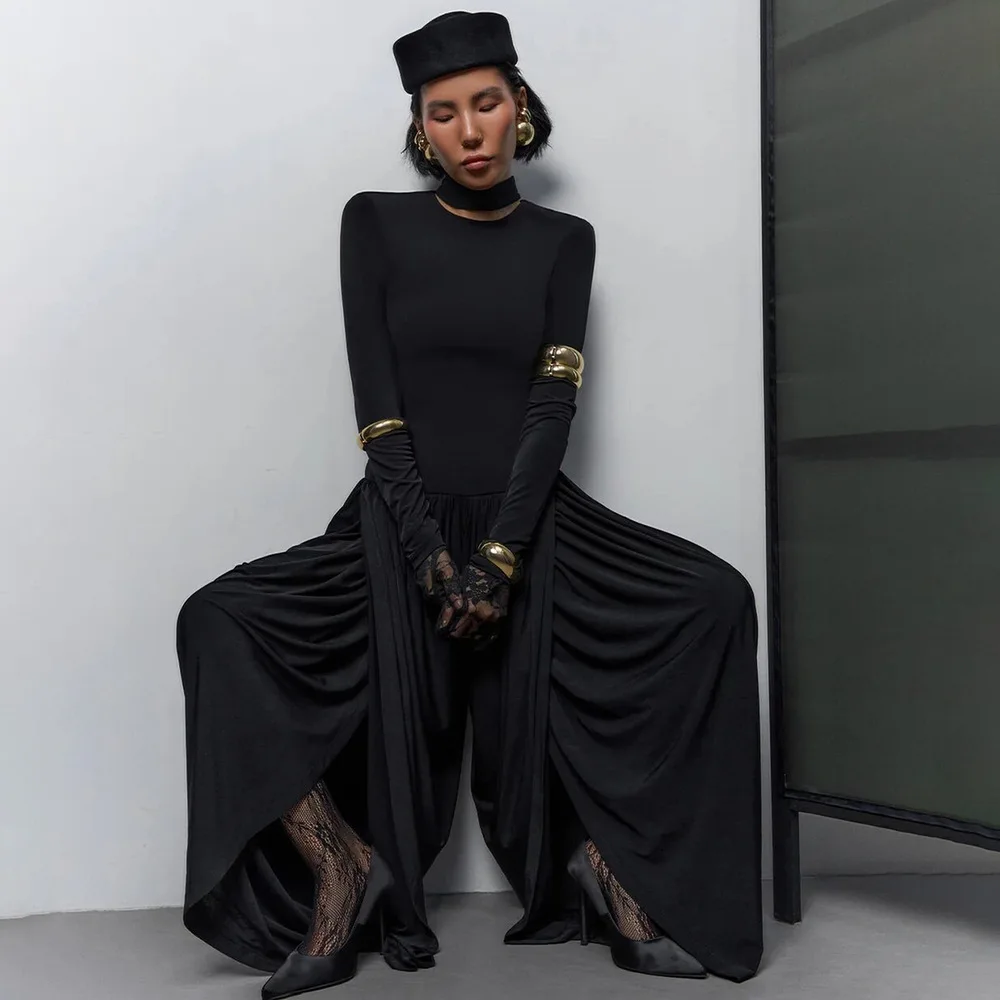 New Women's Sexy Hot Girl Slim-Fitting Pure-Color Long-Sleeved Backless Side Slit Pleated Round Neck Jumpsuit Without Lace Pants
New Women's Sexy Hot Girl Slim-Fitting Pure-Color Long-Sleeved Backless Side Slit Pleated Round Neck Jumpsuit Without Lace Pants