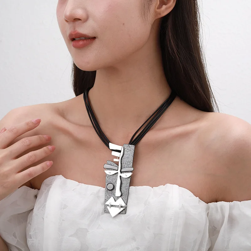 Mask Pendant Black Vintage Short Necklace Women Gothic Unique Statement Jewelry Gift Bold Retro Everyday Accessory
Mask Pendant Black Vintage Short Necklace Women Gothic Unique Statement Jewelry Gift Bold Retro Everyday Accessory