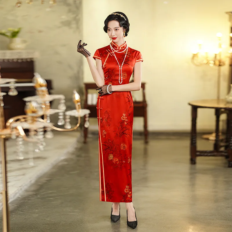 Spring and Silk Red Chinese Shanghai Style Floral Traditional Vintage Modern Cheongsam Qipao Wedding Suit Advanced
Spring and Silk Red Chinese Shanghai Style Floral Traditional Vintage Modern Cheongsam Qipao Wedding Suit Advanced