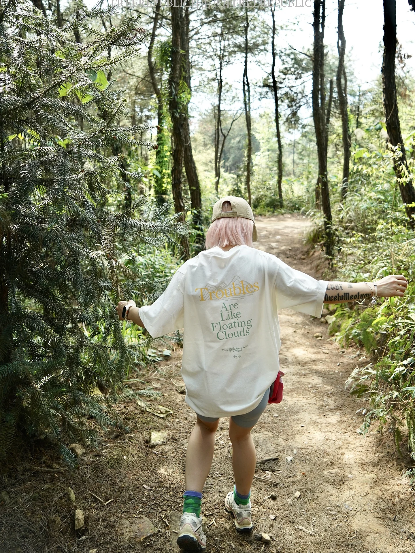 Outdoor Sports Printed T-Shirt Men Women Short Sleeve Quick Dry Breathable Casual Loose Fit Cotton Polyester Spring Summer
Outdoor Sports Printed T-Shirt Men Women Short Sleeve Quick Dry Breathable Casual Loose Fit Cotton Polyester Spring Summer