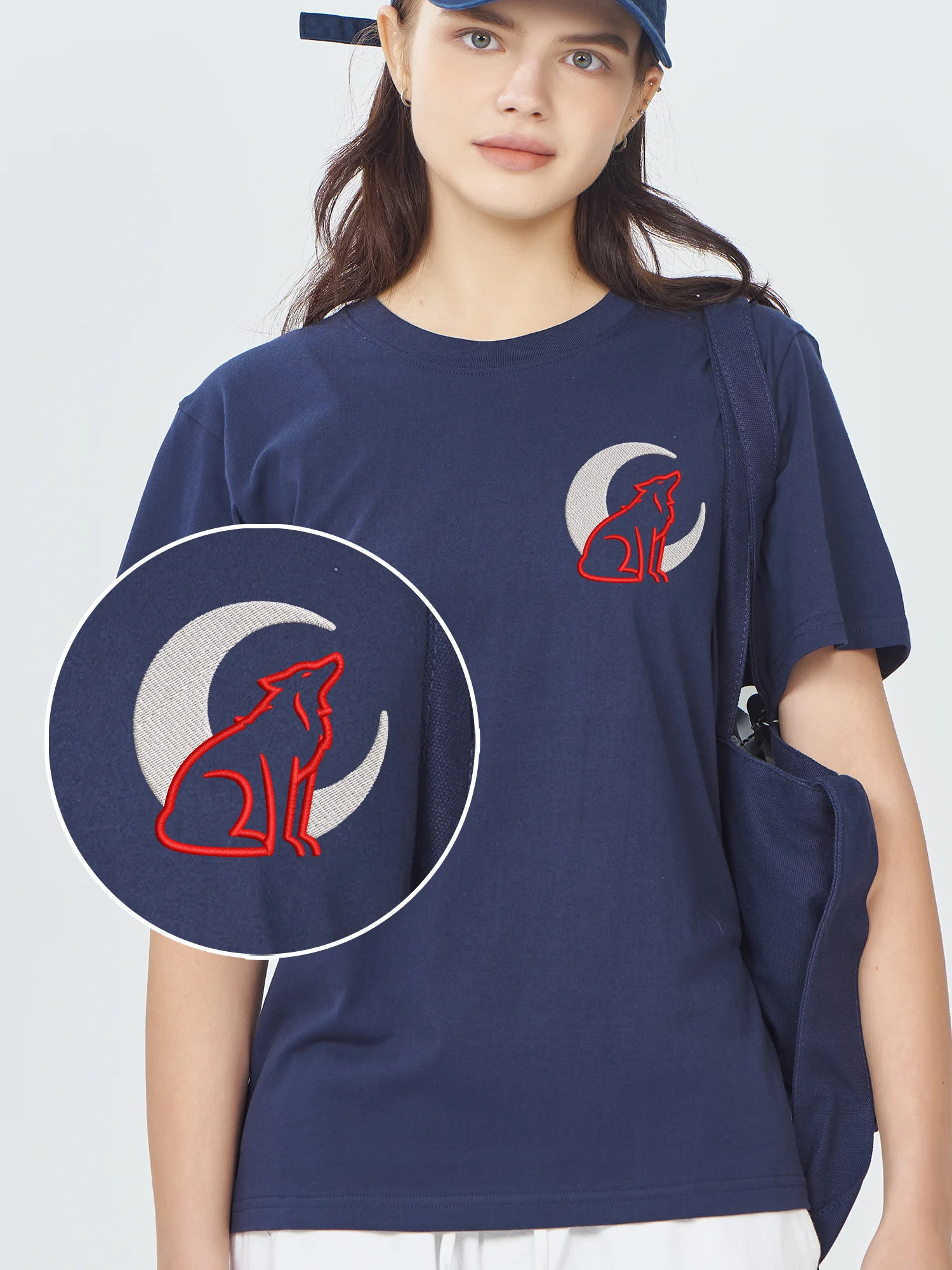 Moon Howl Wolf Embroidery T Shirt Newest Luxury Animal Embroidered Design Tops T Shirt Wolf Embroidery T-shirts Men Women Shirt
Moon Howl Wolf Embroidery T Shirt Newest Luxury Animal Embroidered Design Tops T Shirt Wolf Embroidery T-shirts Men Women Shirt