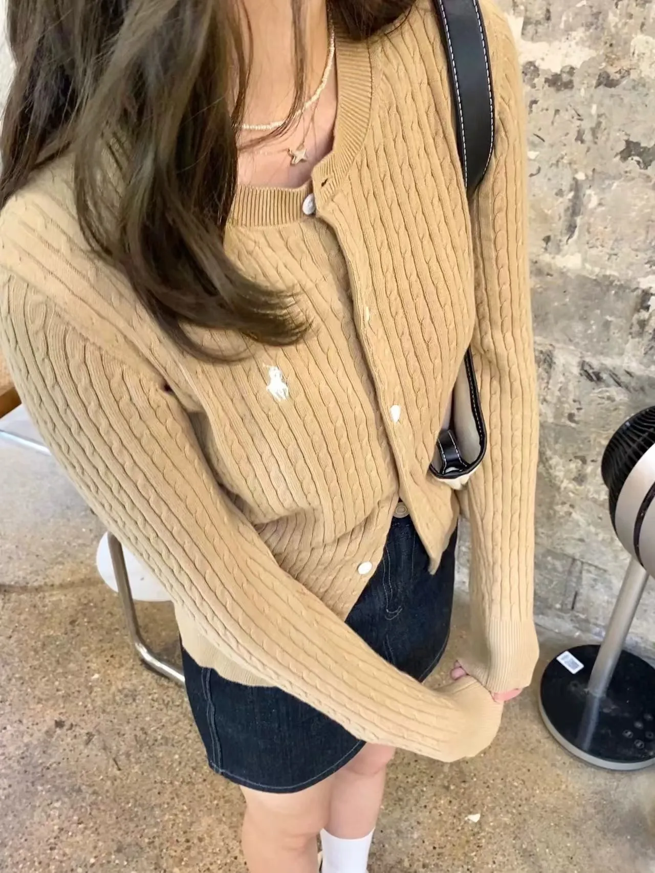 2024 Autumn Winter New Cashmere Cardigans Sweater Women O-neck Cashmere Cardigans Solid Women Cardigans Sweater
2024 Autumn Winter New Cashmere Cardigans Sweater Women O-neck Cashmere Cardigans Solid Women Cardigans Sweater