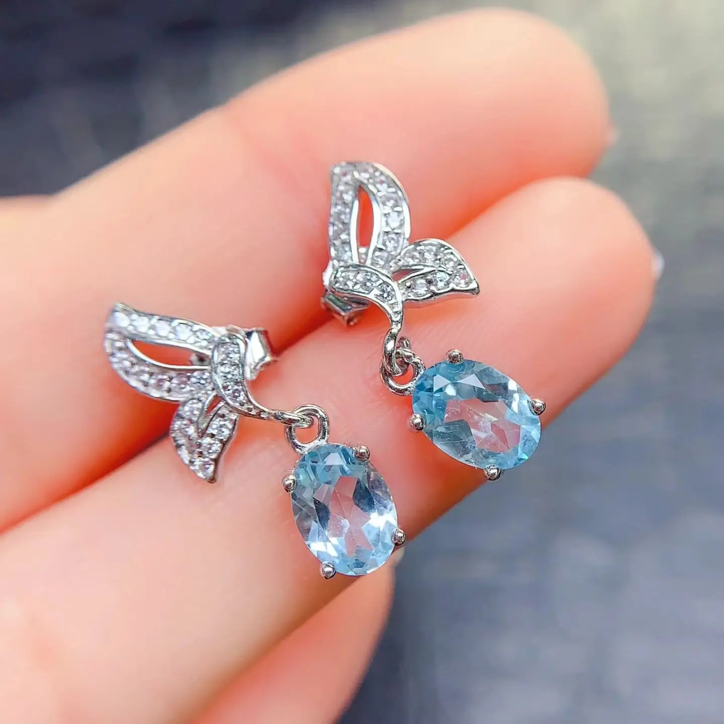 Элегантные серьги из серебра 925 пробы с натуральным топазом, сертификат, 5мм*7мм, 1.4 карата, подлинные бразильские топазовые украшения для повседневной носки
Элегантные серьги из серебра 925 пробы с натуральным топазом, сертификат, 5мм*7мм, 1.4 карата, подлинные бразильские топазовые украшения для повседневной носки