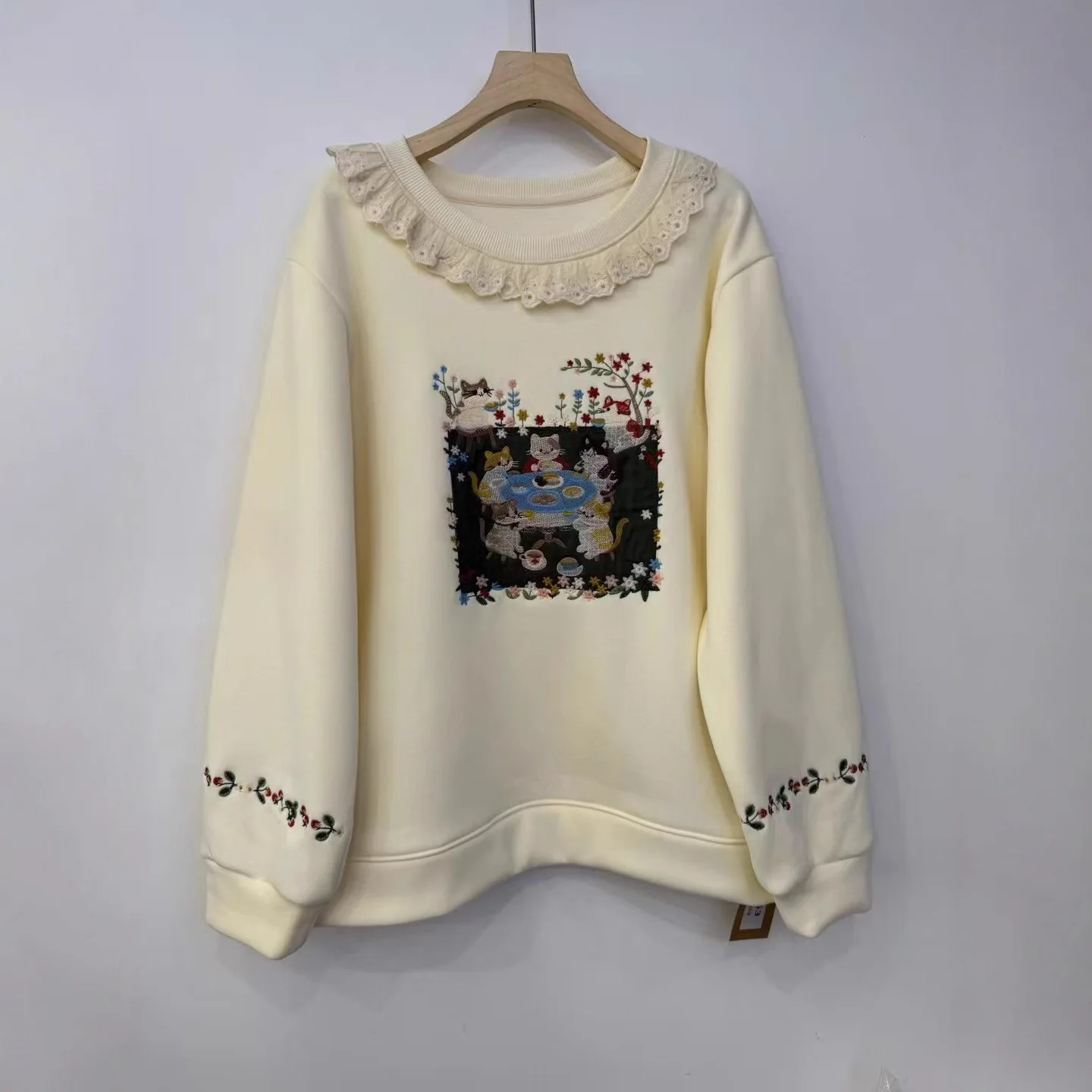 Japanese Sweet Mori Girl Cartoon Floral Embroidery Fleece Pullover Sweatshirts Women Autumn O-Neck Long Sleeve Casual Hoodies
Japanese Sweet Mori Girl Cartoon Floral Embroidery Fleece Pullover Sweatshirts Women Autumn O-Neck Long Sleeve Casual Hoodies