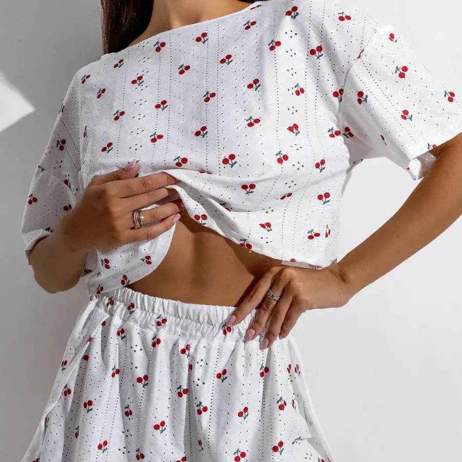 European and American summer outfits for women short-sleeved shorts jacquard print summer fashion two-piece pajamas loungewear set conjuntos de 2 piezas para mujer going out outfits
European and American summer outfits for women short-sleeved shorts jacquard print summer fashion two-piece pajamas loungewear set conjuntos de 2 piezas para mujer going out outfits