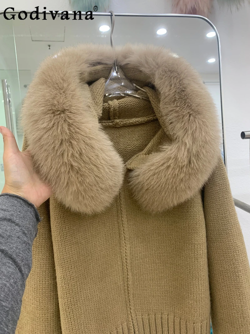 2025 New Large Lapel Sweater Hooded Fur Collar Coat Autumn Winter Thickened Warm Knitted Sweater Fur Coat Elegant Lady Cardigan
2025 New Large Lapel Sweater Hooded Fur Collar Coat Autumn Winter Thickened Warm Knitted Sweater Fur Coat Elegant Lady Cardigan
