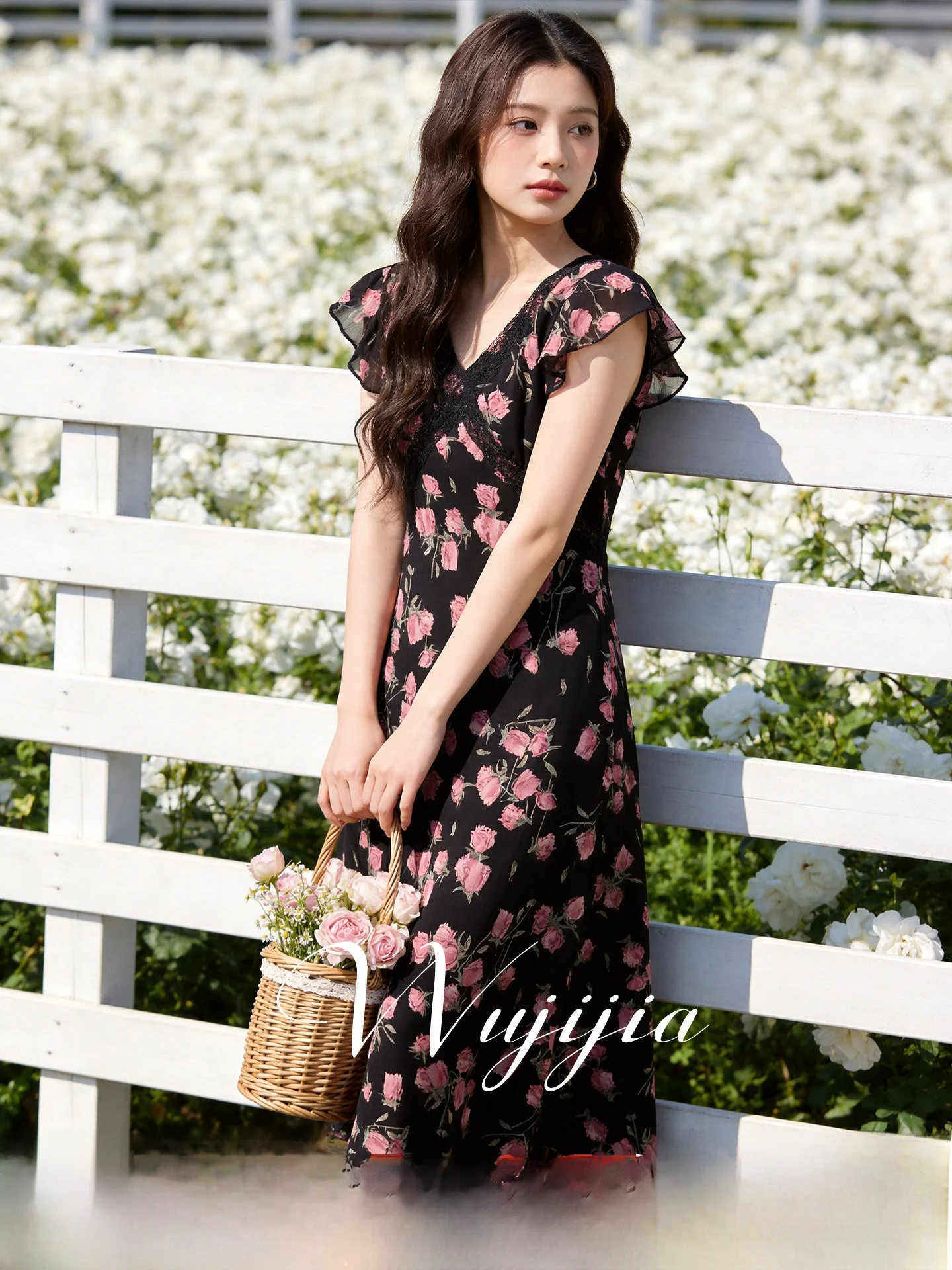 Elegant plus Size Women's Long Floral Print Dress Slimming High Waist Summer 2026 Black Maxi Dress A-Line GZC3319
Elegant plus Size Women's Long Floral Print Dress Slimming High Waist Summer 2026 Black Maxi Dress A-Line GZC3319