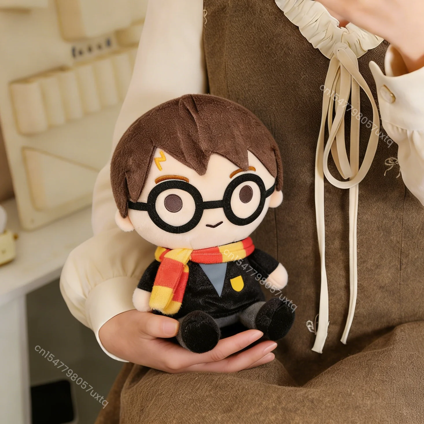30cm Harry Potter Gryffindor Plush Figure Soft Stuffed Anime Doll Collectible Toy Huggable Plushies Gift for Adults Wizard Fans
30cm Harry Potter Gryffindor Plush Figure Soft Stuffed Anime Doll Collectible Toy Huggable Plushies Gift for Adults Wizard Fans