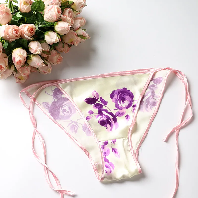 3pcs/lot Mid waist mulberry silk female panties female pure silk trigonometric panties lacing female panties
3pcs/lot Mid waist mulberry silk female panties female pure silk trigonometric panties lacing female panties