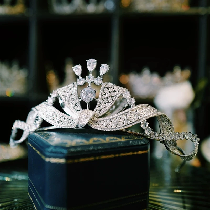 Высококачественный головной убор с короной принцессы в стиле ретро для свадьбы, дня рождения, элегантный роскошный аксессуар для волос
Высококачественный головной убор с короной принцессы в стиле ретро для свадьбы, дня рождения, элегантный роскошный аксессуар для волос