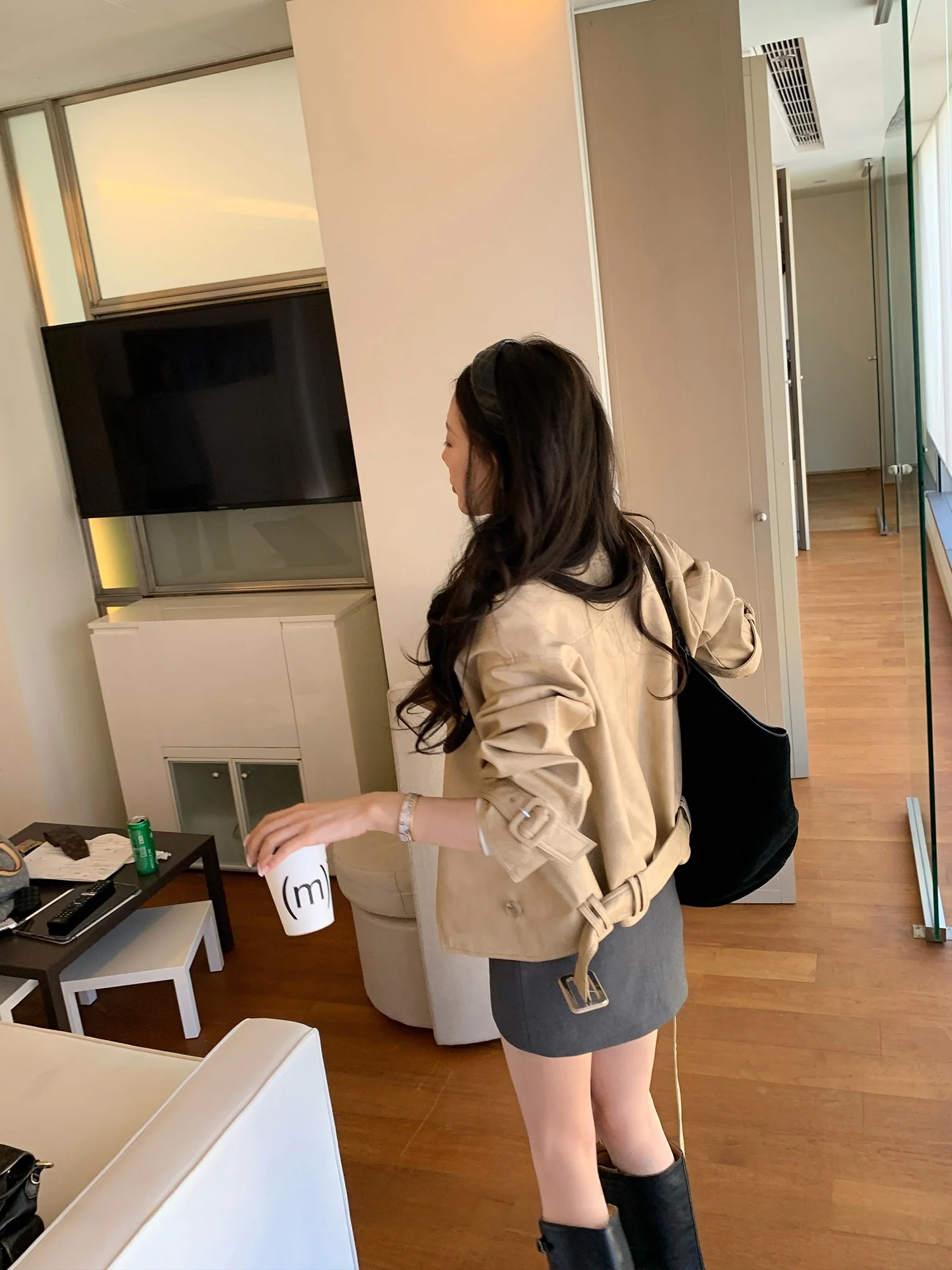 Женская кожаная куртка SUONE свободного кроя, двубортная, в стиле ретро, весенняя, модная, рабочая одежда, с длинными рукавами
Женская кожаная куртка SUONE свободного кроя, двубортная, в стиле ретро, весенняя, модная, рабочая одежда, с длинными рукавами