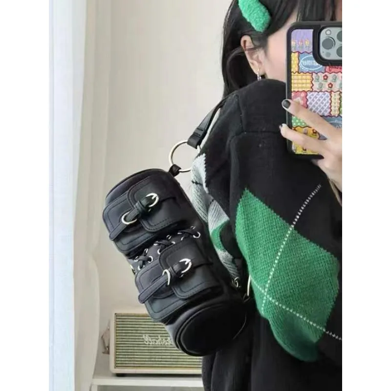 Original Retro Y2K Spice Girl Underarm Bag Textured Crossbody Baguette Handbag Strap Underarm Bag Tide Cylinder Bag Good-looking
Original Retro Y2K Spice Girl Underarm Bag Textured Crossbody Baguette Handbag Strap Underarm Bag Tide Cylinder Bag Good-looking