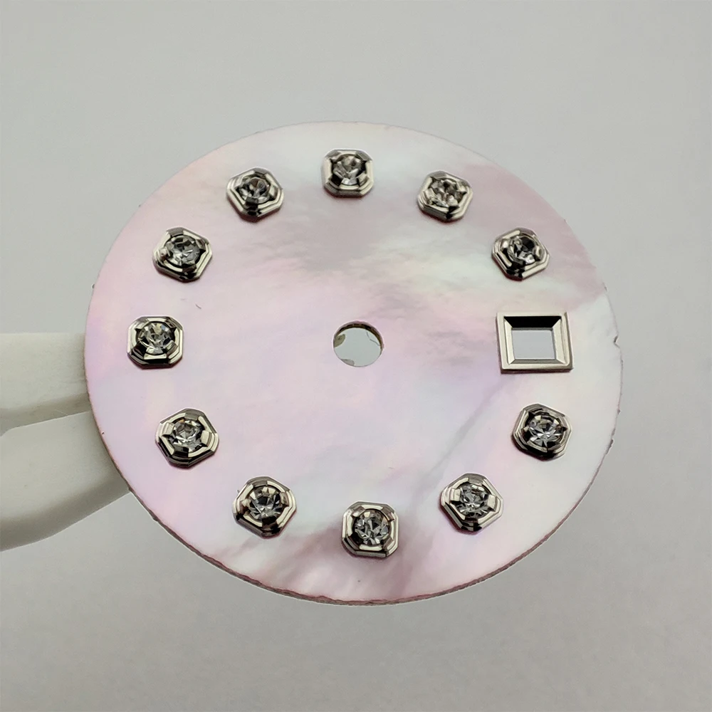NH05 dial Women's watch dial 20.5mm pearl case glove multi-color dial, silver rose gold white diamond index NH05 movement
NH05 dial Women's watch dial 20.5mm pearl case glove multi-color dial, silver rose gold white diamond index NH05 movement