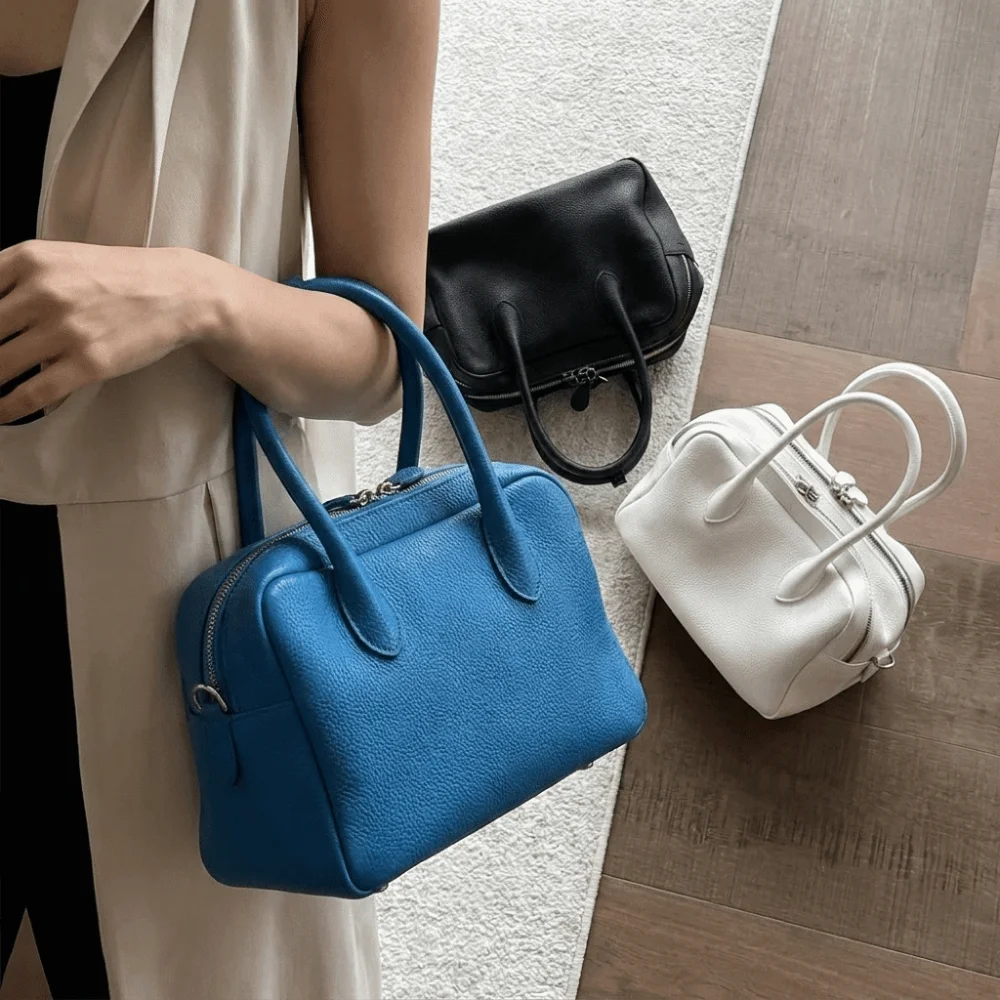Luxury Double Compartment Crossbody Bag Solid Color Large-capacity Pillow-shaped Boston Bag Lychee Texture Soft Leather
Luxury Double Compartment Crossbody Bag Solid Color Large-capacity Pillow-shaped Boston Bag Lychee Texture Soft Leather