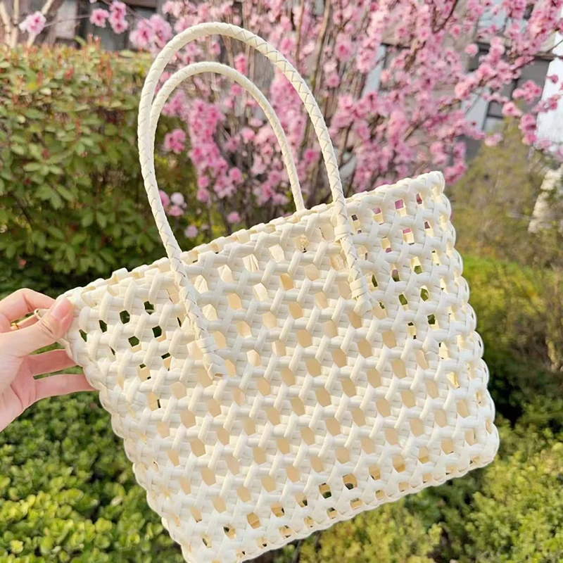 Handmade Korean Style Hollow Out Beach Straw Bag Large Capacity Casual Tote Bag Handwoven Summer Vacation Shoulder Hollow Purse
Handmade Korean Style Hollow Out Beach Straw Bag Large Capacity Casual Tote Bag Handwoven Summer Vacation Shoulder Hollow Purse