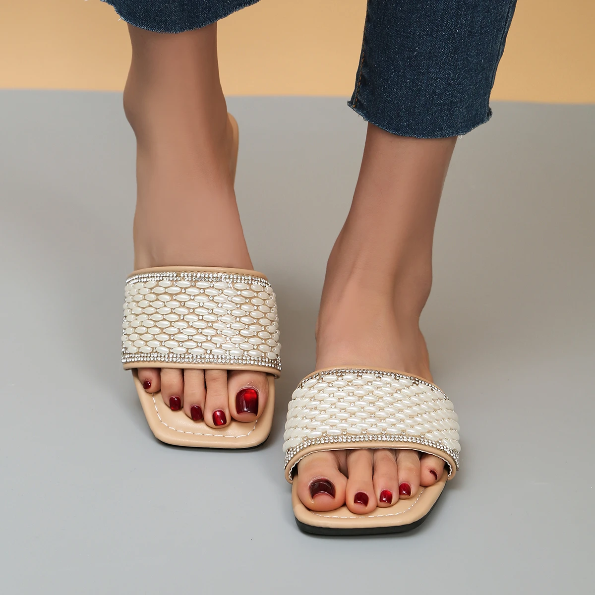 Women's Solid Color Elegant Sandals, Slip On Lightweight Soft Sole Slides, Faux Pearl Decor Beach Slides
Women's Solid Color Elegant Sandals, Slip On Lightweight Soft Sole Slides, Faux Pearl Decor Beach Slides