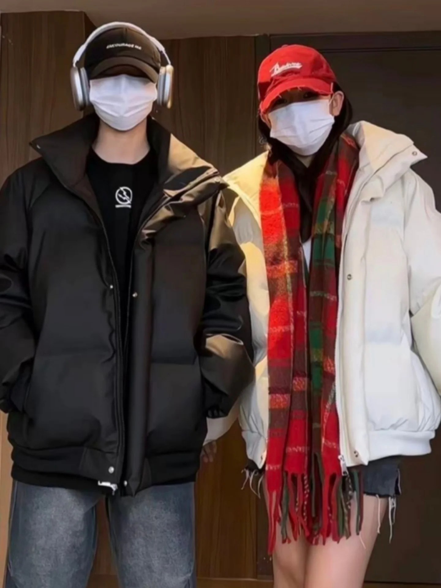 Thiened Cotton Jaet Stand Collar Tee Proof Casual Warm American Sle Embroidery PU Leather Cotton Coat Couple Outerwear
Thiened Cotton Jaet Stand Collar Tee Proof Casual Warm American Sle Embroidery PU Leather Cotton Coat Couple Outerwear