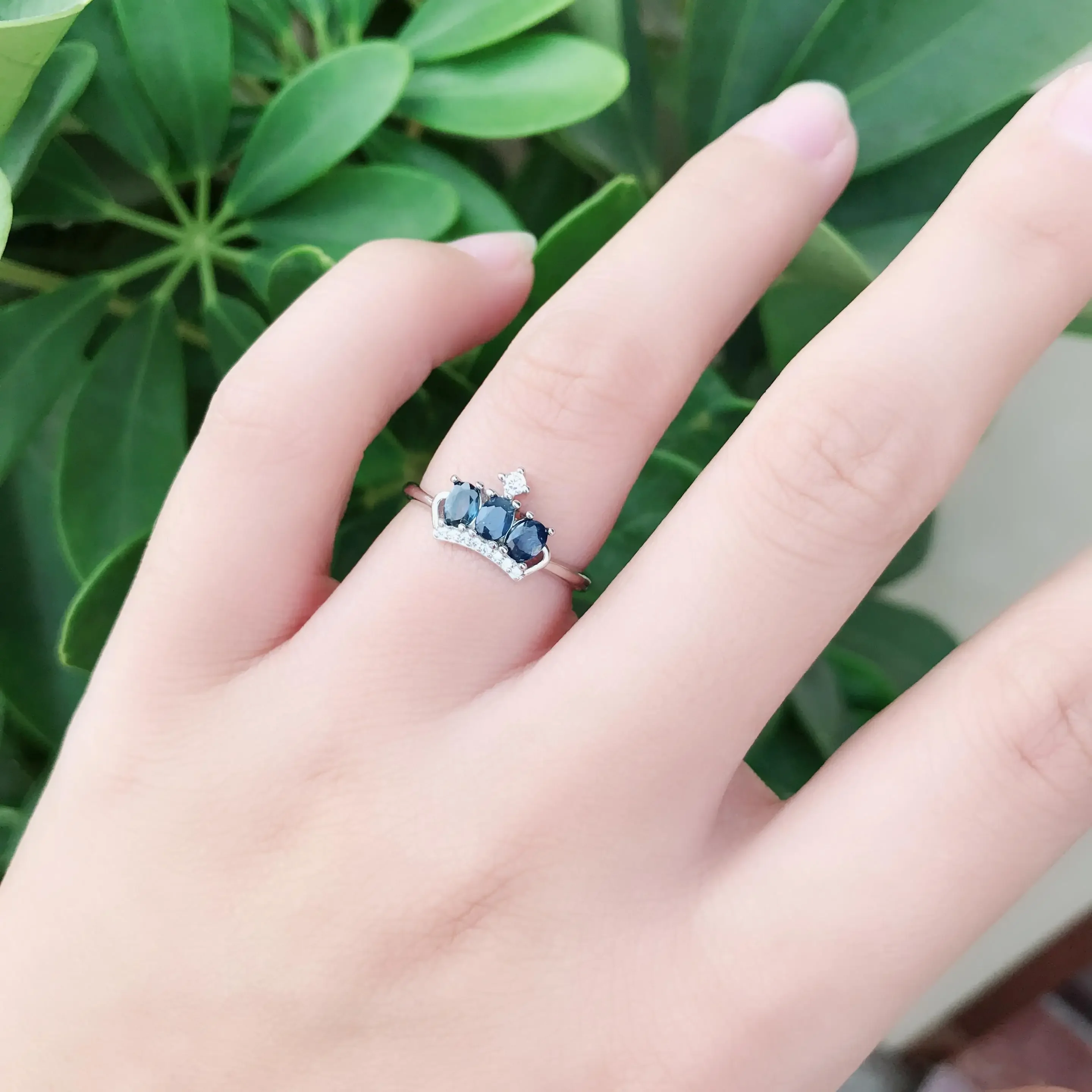 Vintage Gemstone Crown Ring Natural Blue Sapphire Silver Crown Ring Solid 925 Sterling Silver Sapphire King's Ring
Vintage Gemstone Crown Ring Natural Blue Sapphire Silver Crown Ring Solid 925 Sterling Silver Sapphire King's Ring