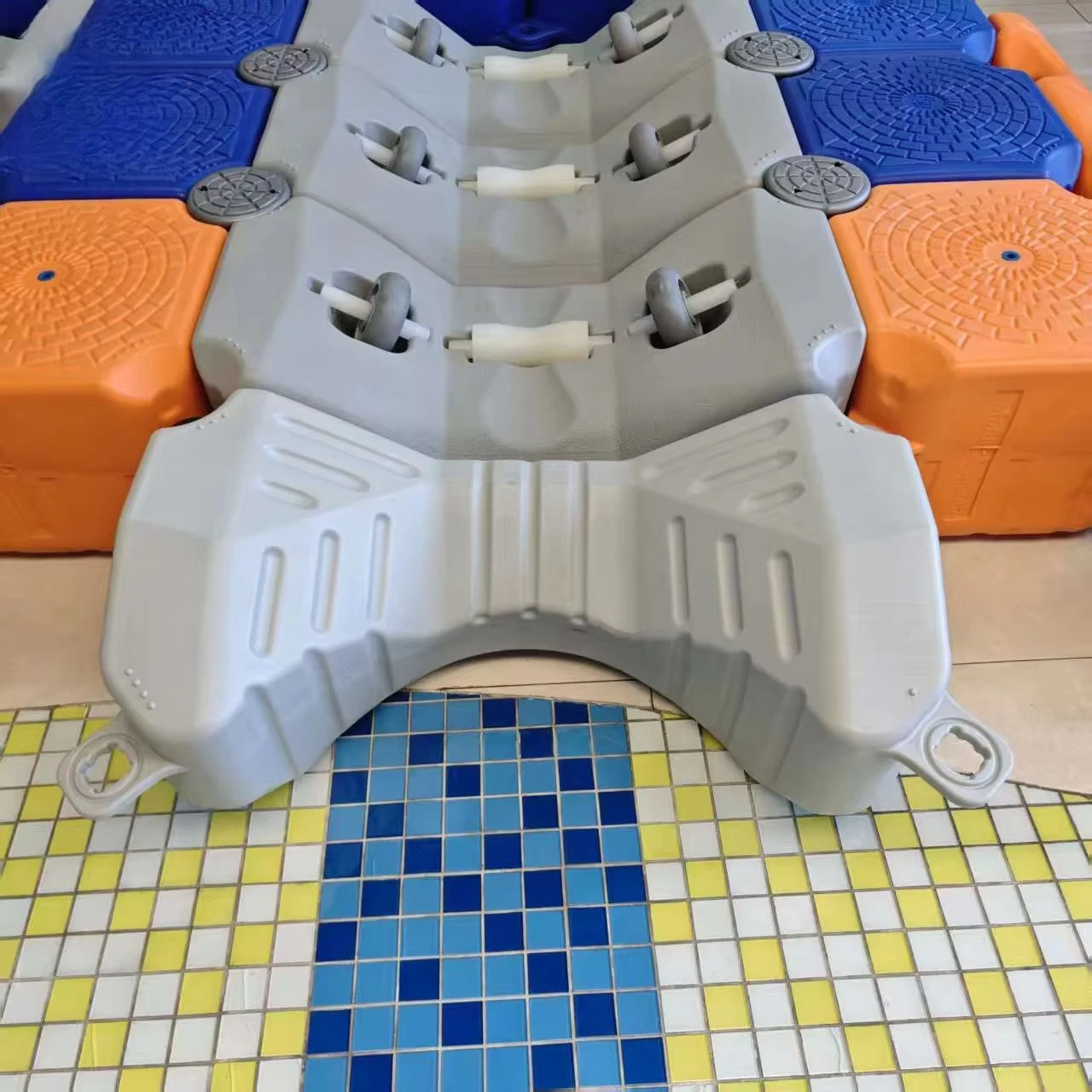 HDPE Floating Pontoon Floating Block Entrance Floating Pontoon 1000x500x400mm for Jet Ski Boats
HDPE Floating Pontoon Floating Block Entrance Floating Pontoon 1000x500x400mm for Jet Ski Boats