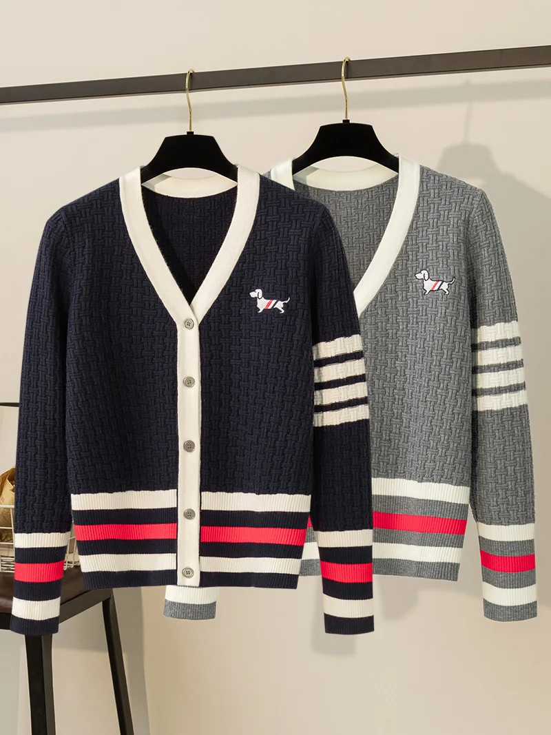 Elegant Knitted Cardigan Women's Open Front Sweater Embroidered Dog Design Casual Loose Fit Long Sleeve V-Neck Elastic
Elegant Knitted Cardigan Women's Open Front Sweater Embroidered Dog Design Casual Loose Fit Long Sleeve V-Neck Elastic