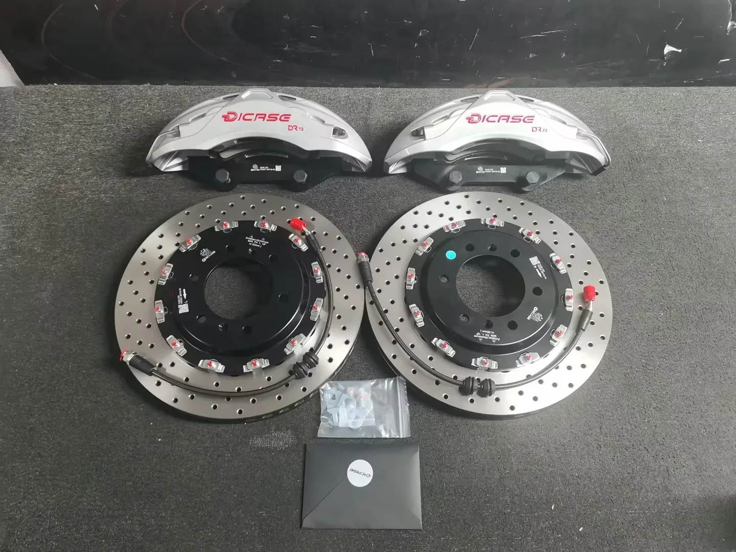 DICASE 6-piston brake caliper kit fits for Subaru Levorg (VM/VN) 2014+
DICASE 6-piston brake caliper kit fits for Subaru Levorg (VM/VN) 2014+