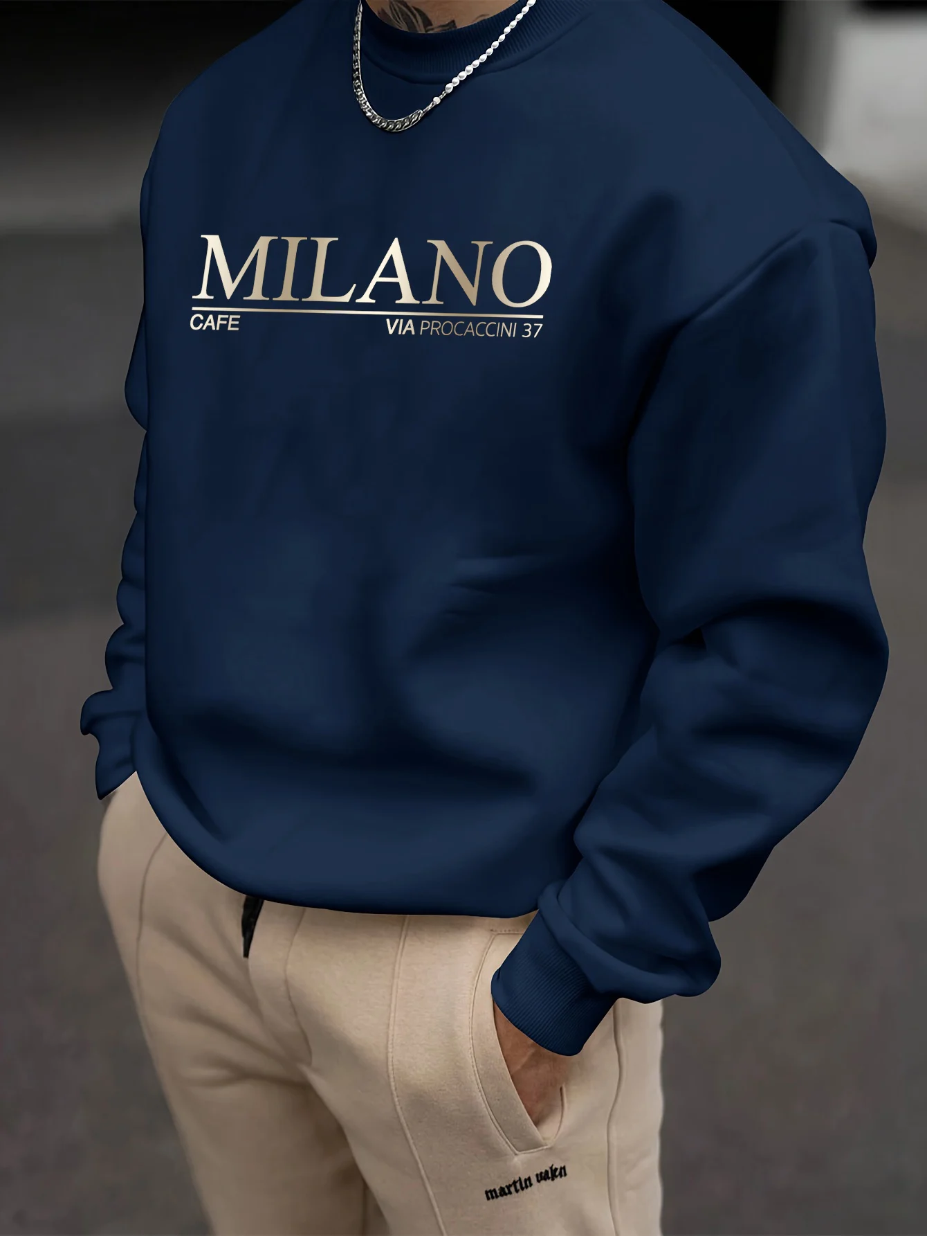 Мужская осенне-зимняя повседневная свободная и модная универсальная толстовка с круглым вырезом и длинными рукавами с принтом MILANO
Мужская осенне-зимняя повседневная свободная и модная универсальная толстовка с круглым вырезом и длинными рукавами с принтом MILANO