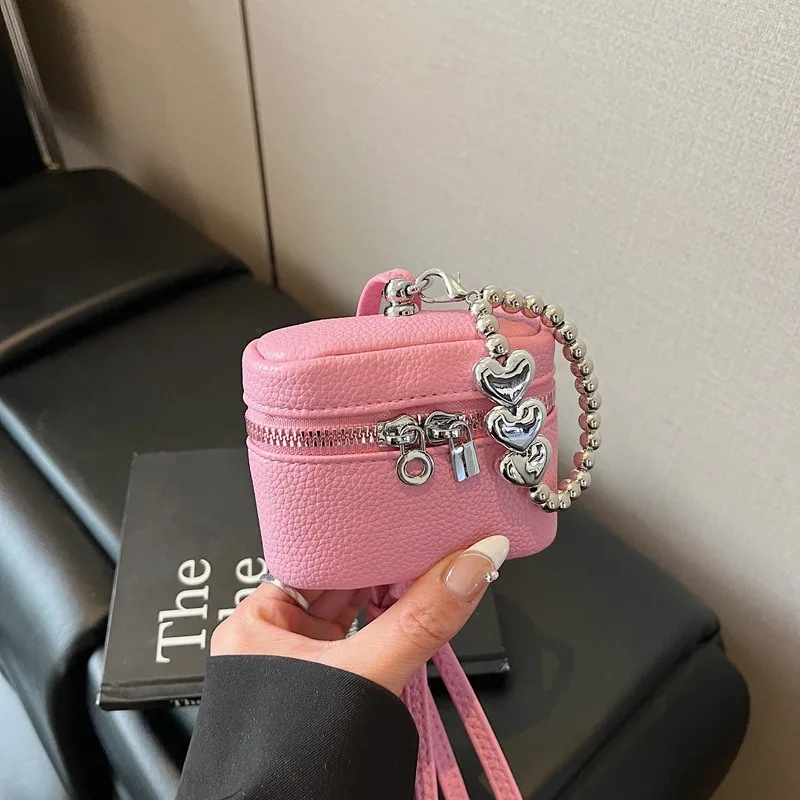 Взрывы в Фэн Сен — трехмерная роскошная милая любовь, модная портативная сумка для помады на одно плечо Joker карамельного цвета.
Взрывы в Фэн Сен — трехмерная роскошная милая любовь, модная портативная сумка для помады на одно плечо Joker карамельного цвета.