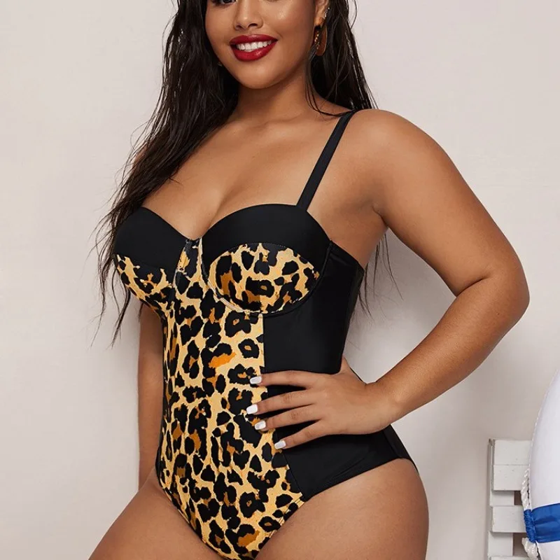 Plus Size Women's Leopard Print One-Piece Swimsuit - Tummy Control Sexy Open Back Halter Neck
Plus Size Women's Leopard Print One-Piece Swimsuit - Tummy Control Sexy Open Back Halter Neck