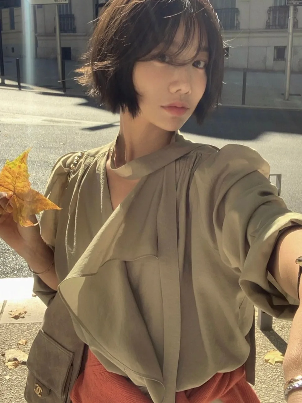 Faionable Korean Sle Women's irt Chic Bubble Sve Chiffon Hemline Long Sve Versatile Top for Autumn Season
Faionable Korean Sle Women's irt Chic Bubble Sve Chiffon Hemline Long Sve Versatile Top for Autumn Season