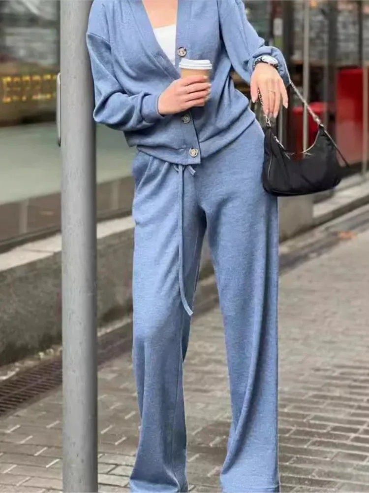 Simple Solid Color Sports Pants Sets Women Casual Knitted V-neck Cardigan High Waist Trousers Sporty Style Two Piece Set Female
Simple Solid Color Sports Pants Sets Women Casual Knitted V-neck Cardigan High Waist Trousers Sporty Style Two Piece Set Female