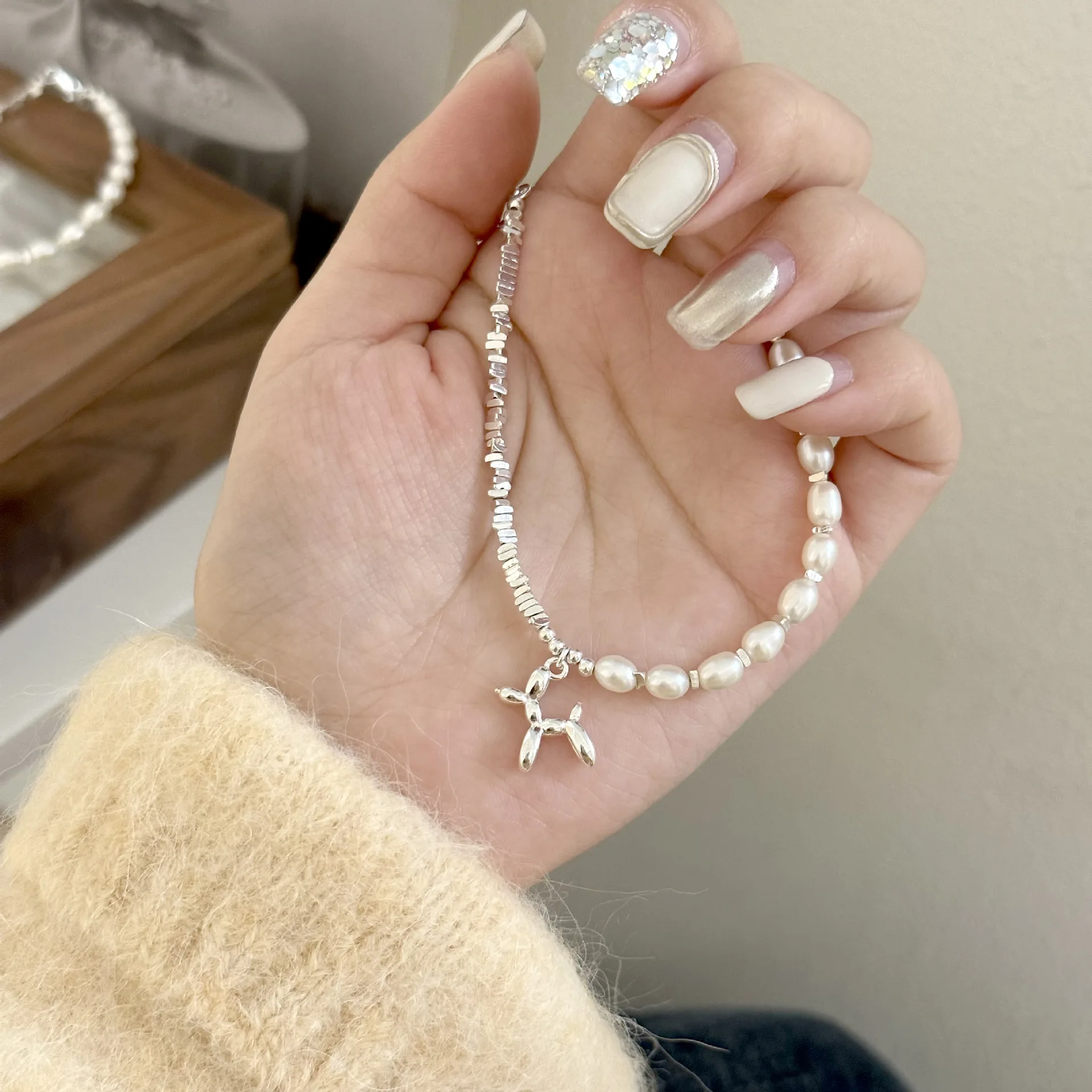 Y2K Creative Cute Balloon Dog Bracelets 925 Silver Silver for Women Beads Chain Ladies Elastic Rope Metal Bracelet Jewelry Gifts
Y2K Creative Cute Balloon Dog Bracelets 925 Silver Silver for Women Beads Chain Ladies Elastic Rope Metal Bracelet Jewelry Gifts