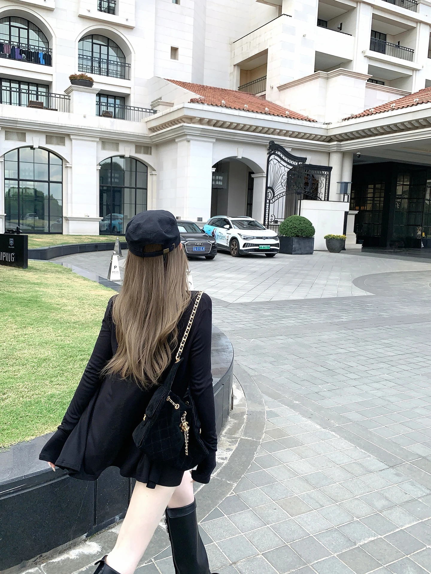 Женский кардиган Mis Lovers в корейском стиле, раннеосенний, из шелковой шерсти, вязаный, повседневный, приталенный, с кружевом
Женский кардиган Mis Lovers в корейском стиле, раннеосенний, из шелковой шерсти, вязаный, повседневный, приталенный, с кружевом