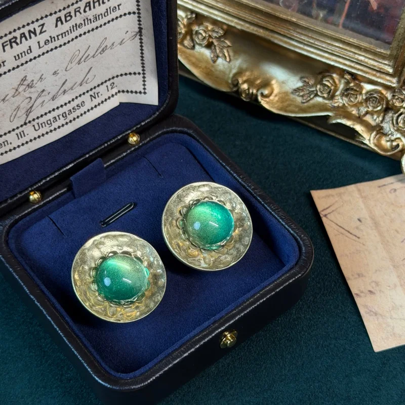 Vintage Graduated Green Glass Round Stud Earrings Gold Color For Woman 2025 Trend Cat Eye Jewelry Natural Accessories Party Gift
Vintage Graduated Green Glass Round Stud Earrings Gold Color For Woman 2025 Trend Cat Eye Jewelry Natural Accessories Party Gift