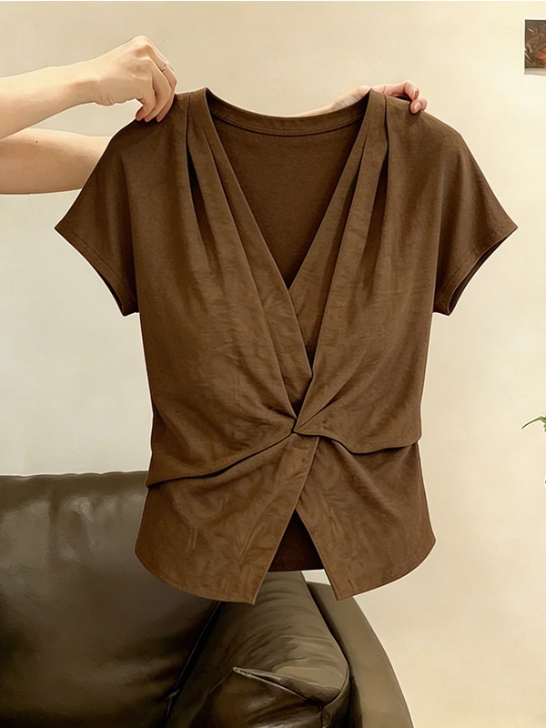 Large Size Coffee Brown Retro Cross Knot V-Neck Shirt Women's Summer New Irregular Design Sense Top Korean Style Loose Fit
Large Size Coffee Brown Retro Cross Knot V-Neck Shirt Women's Summer New Irregular Design Sense Top Korean Style Loose Fit