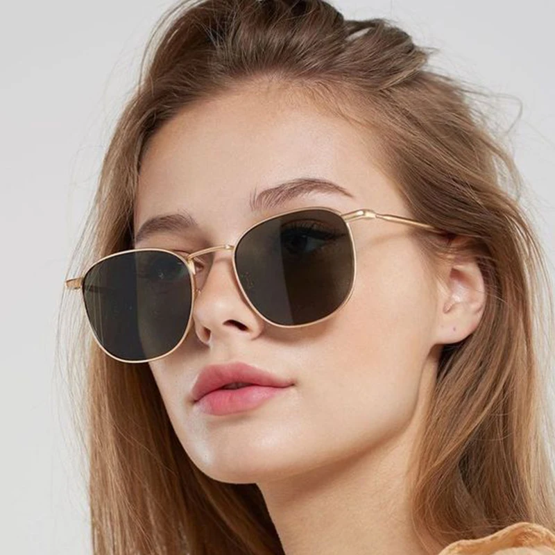 Fashion Vintage Small square sunglasses Summer sunshade artifact Metal Frame sunnies Transparent foot covers Fashion Accessories
Fashion Vintage Small square sunglasses Summer sunshade artifact Metal Frame sunnies Transparent foot covers Fashion Accessories