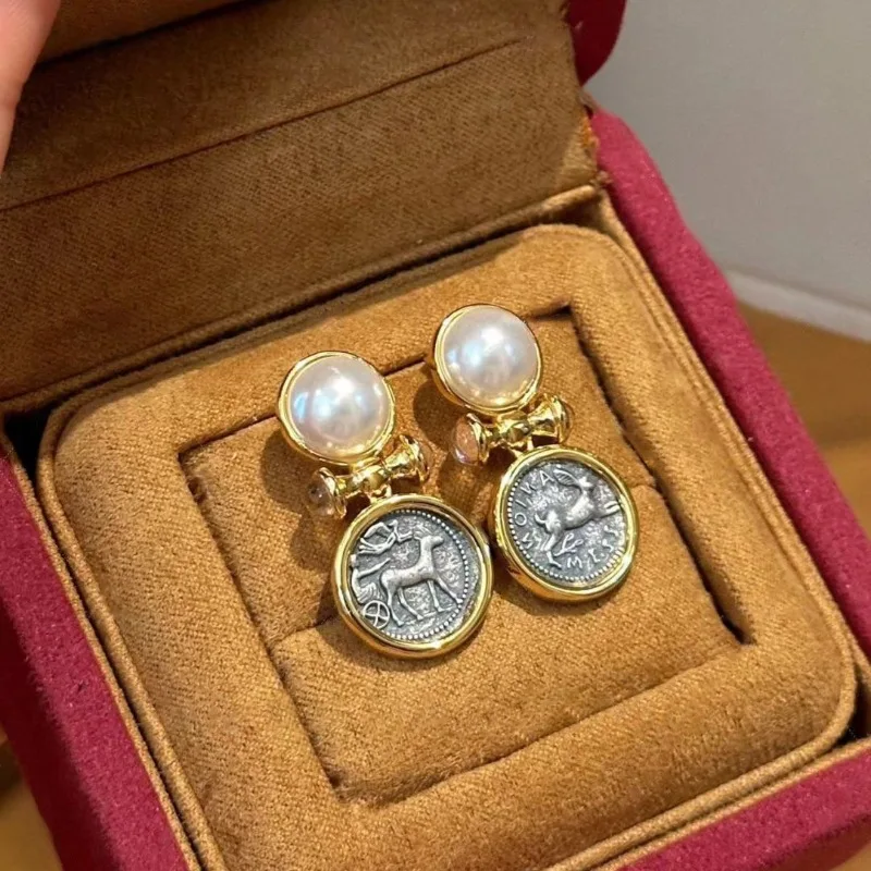 Light Luxury Retro Antique Coins Relief Deer Pearl Earrings Exaggerated High Sense of Court Style Fashion Medieval Earrings
Light Luxury Retro Antique Coins Relief Deer Pearl Earrings Exaggerated High Sense of Court Style Fashion Medieval Earrings