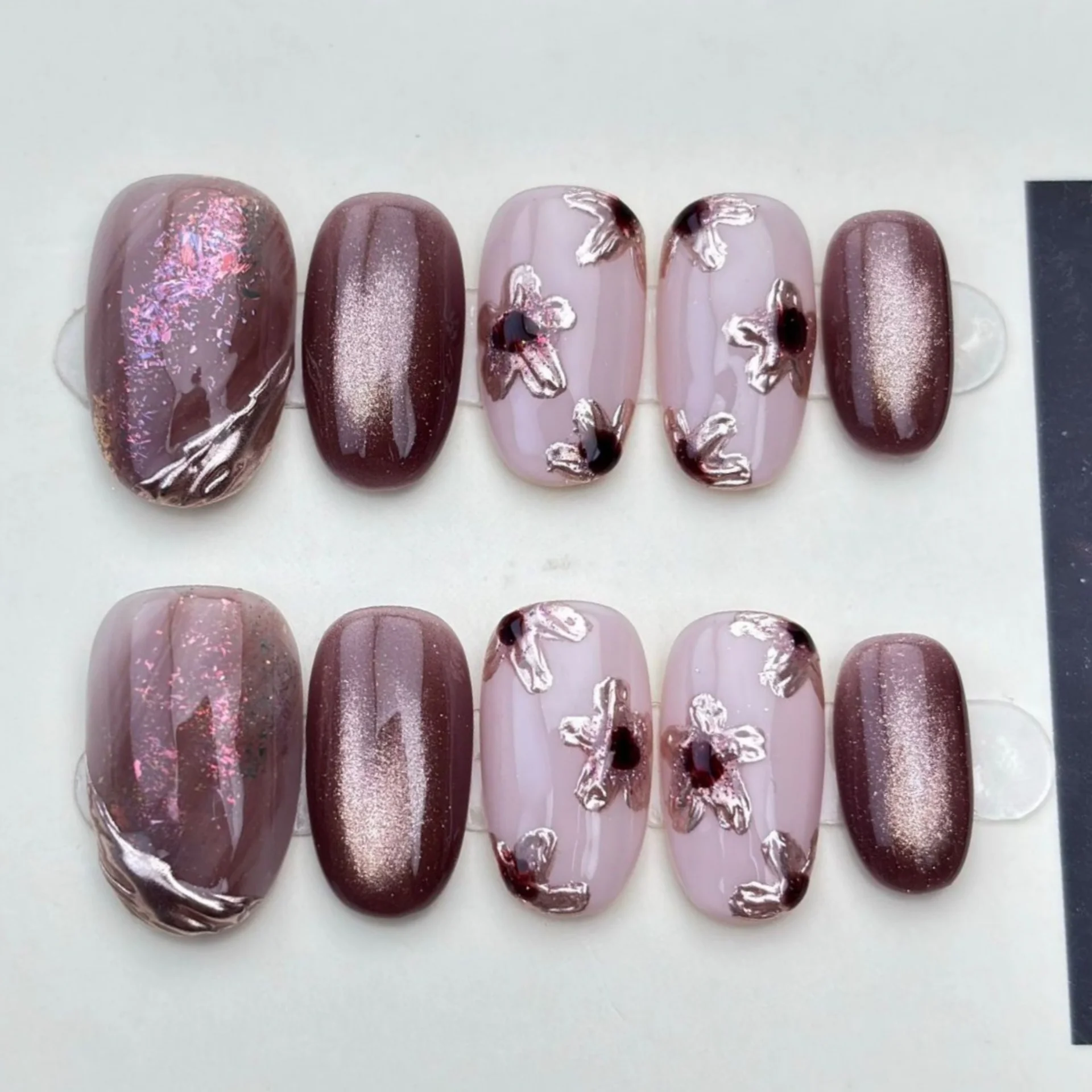 10 шт. накладных ногтей «Кошачий глаз» ручной работы, розовые, с эффектом размытия, короткие, овальные, с дизайном цветов и стразами, наборы накладных ногтей для маникюра
10 шт. накладных ногтей «Кошачий глаз» ручной работы, розовые, с эффектом размытия, короткие, овальные, с дизайном цветов и стразами, наборы накладных ногтей для маникюра