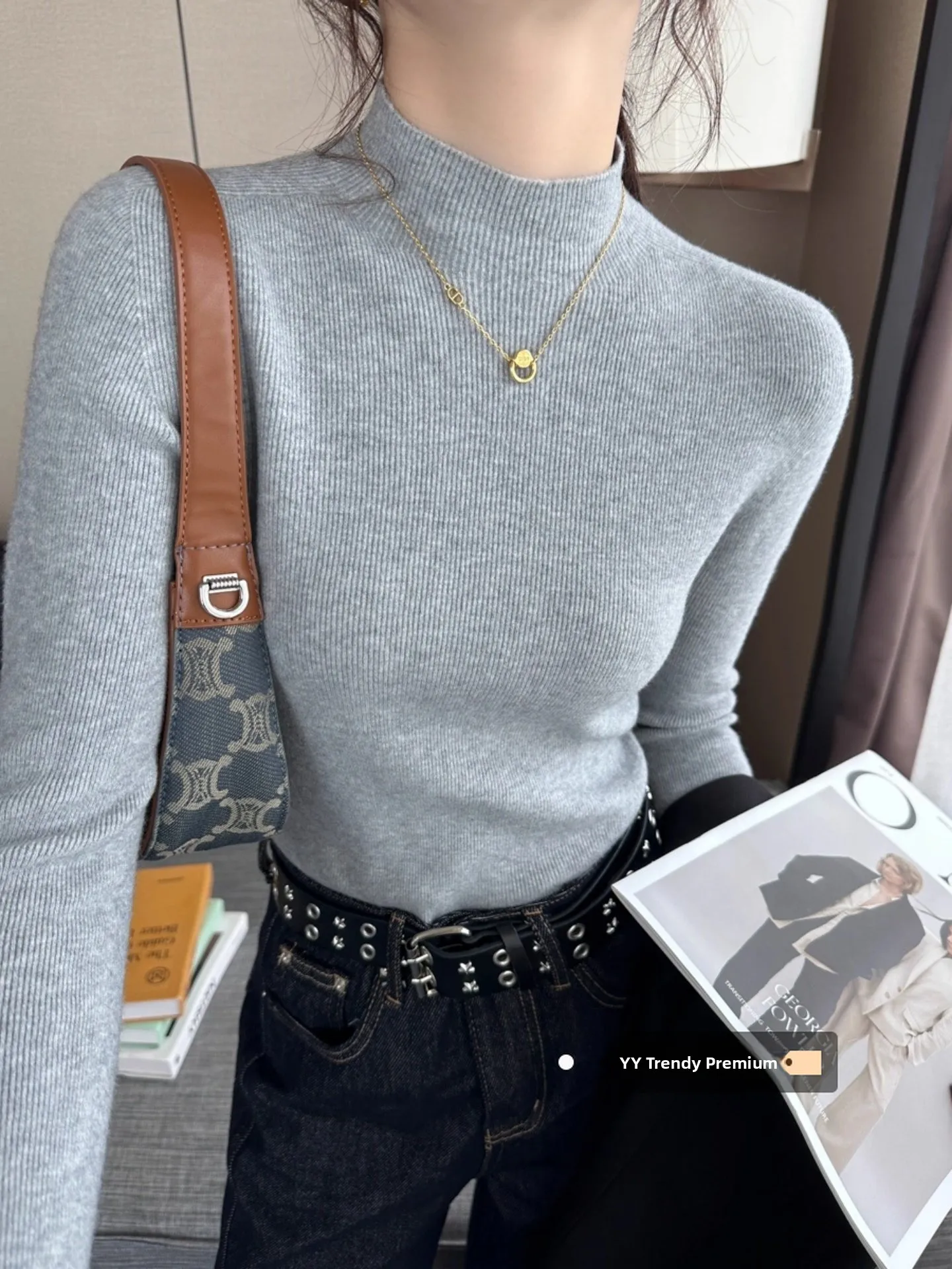 Женский трикотажный свитер с высоким воротником, облегающий, для повседневной носки, черный
Женский трикотажный свитер с высоким воротником, облегающий, для повседневной носки, черный