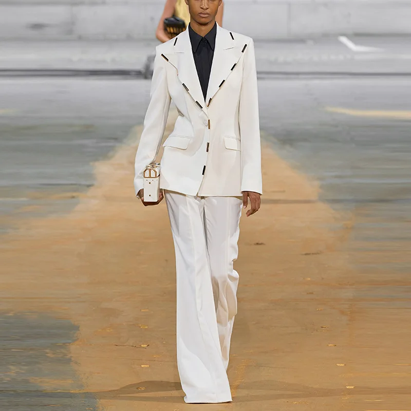 European and American Fashion New Metal Block Decoration One-button Suit Jacket Flared Pants Set Two-piece Set
European and American Fashion New Metal Block Decoration One-button Suit Jacket Flared Pants Set Two-piece Set