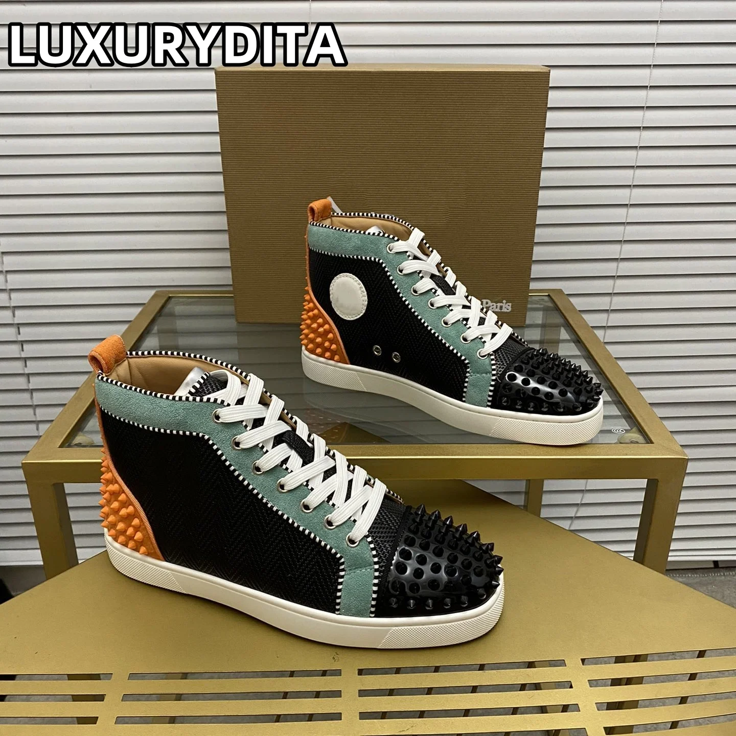Top Quality Womens Trendy Casual Tennis Shoes Luxury Mens Real Leather Sneakers 35-48 Designr Rivet Red Soled Lovers Shoes M0034
Top Quality Womens Trendy Casual Tennis Shoes Luxury Mens Real Leather Sneakers 35-48 Designr Rivet Red Soled Lovers Shoes M0034