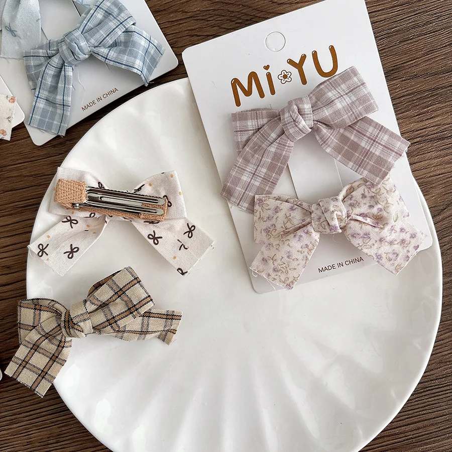 Fabric Floral Bow Hair Clip for Girls Korean Sweet Side Bangs Holder Non Slip Soft Breathable Lightweight Daily Wear
Fabric Floral Bow Hair Clip for Girls Korean Sweet Side Bangs Holder Non Slip Soft Breathable Lightweight Daily Wear