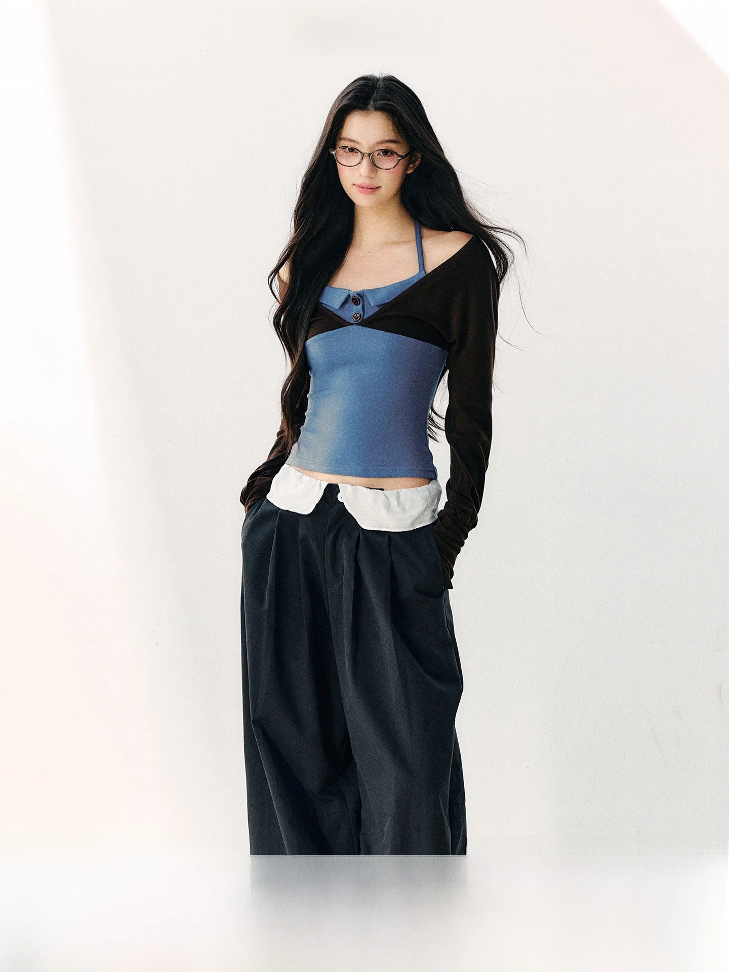 7Shiftin Original Design Korean Sweet Cool Contrast Color One-Piece Fake Two-Piece Hanging Neck Collar Shoulder Bared Top
7Shiftin Original Design Korean Sweet Cool Contrast Color One-Piece Fake Two-Piece Hanging Neck Collar Shoulder Bared Top