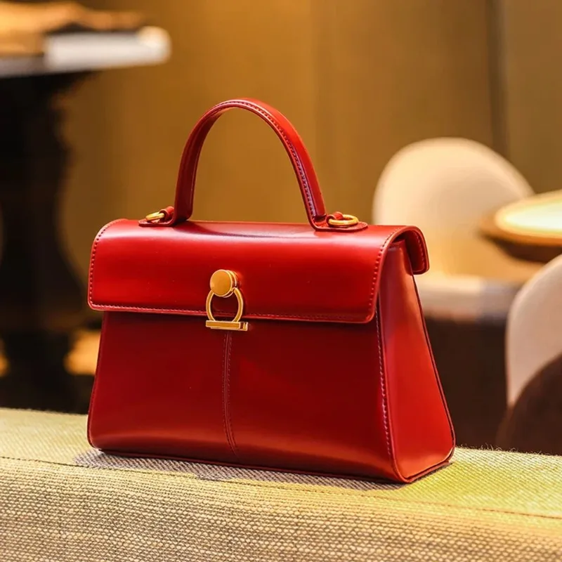 New Small Square Bag Wedding Bag Women's Handbag High Quality Single Shoulder Crossbody Bag Versatile Commuter Bag Crossbody Bag
New Small Square Bag Wedding Bag Women's Handbag High Quality Single Shoulder Crossbody Bag Versatile Commuter Bag Crossbody Bag