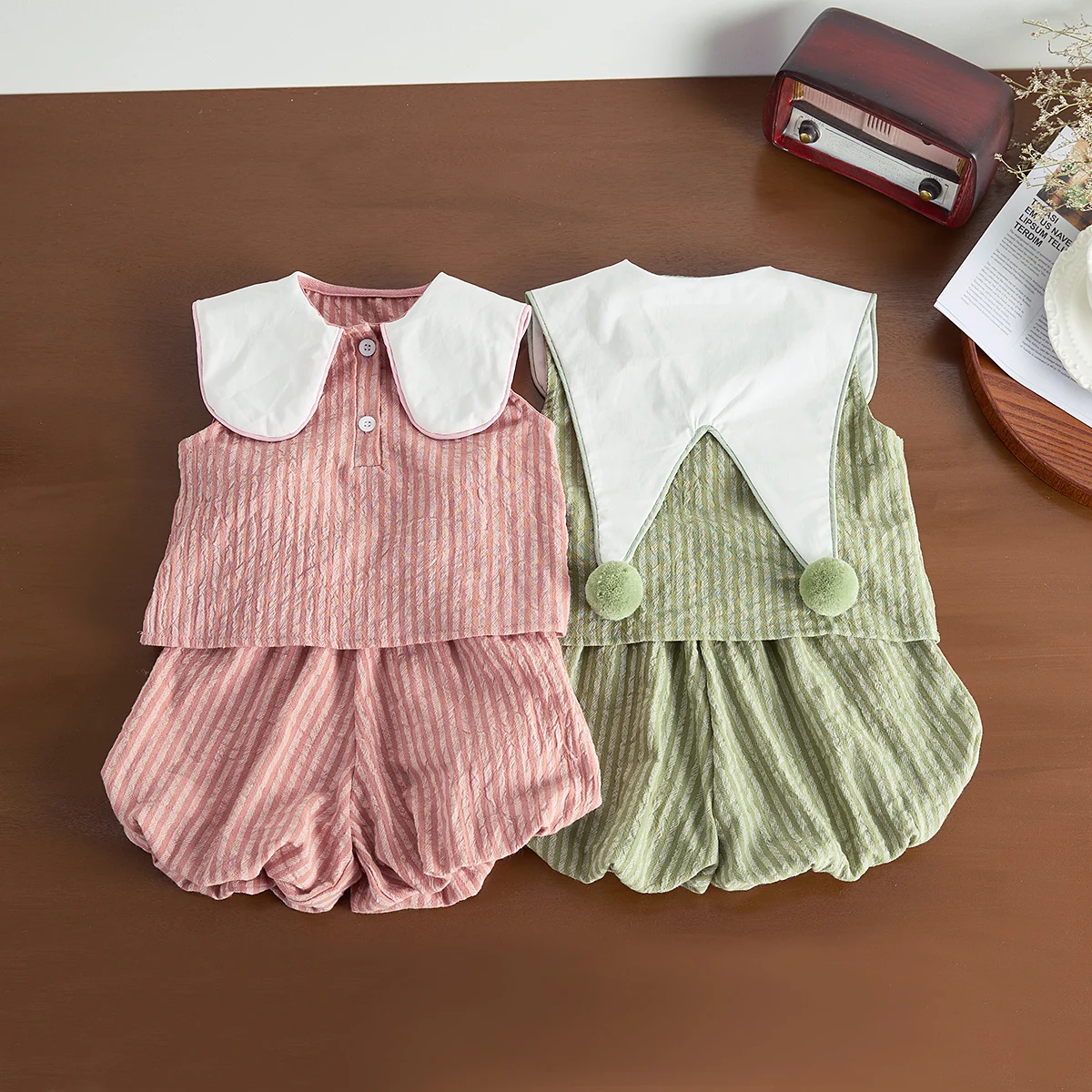 Baby girls summer lapel sleeveless small fresh striped suit jacket shorts two sets
Baby girls summer lapel sleeveless small fresh striped suit jacket shorts two sets
