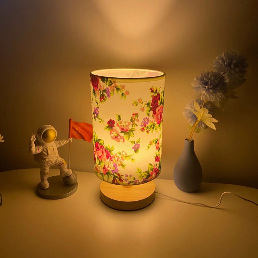Настольная лампа с ярким цветочным букетом, деревянная подставка, USB LED ночник для спальни, 1 шт.
Настольная лампа с ярким цветочным букетом, деревянная подставка, USB LED ночник для спальни, 1 шт.