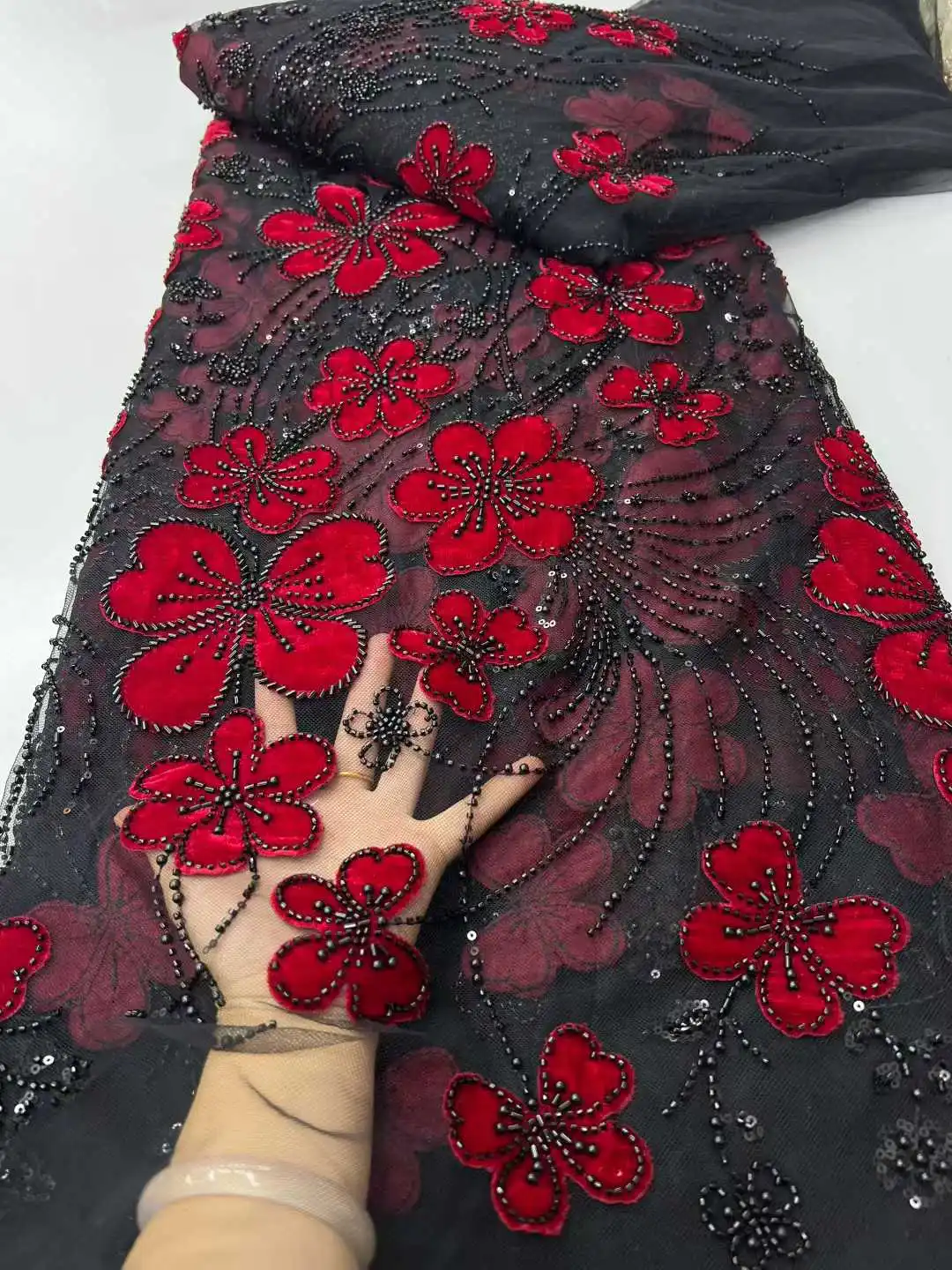 Африканская бархатная французская 3D кружевная ткань высокого качества, вышитая нигерийская тюль с блестками, кружево 5 ярдов для шитья праздничного платья
Африканская бархатная французская 3D кружевная ткань высокого качества, вышитая нигерийская тюль с блестками, кружево 5 ярдов для шитья праздничного платья