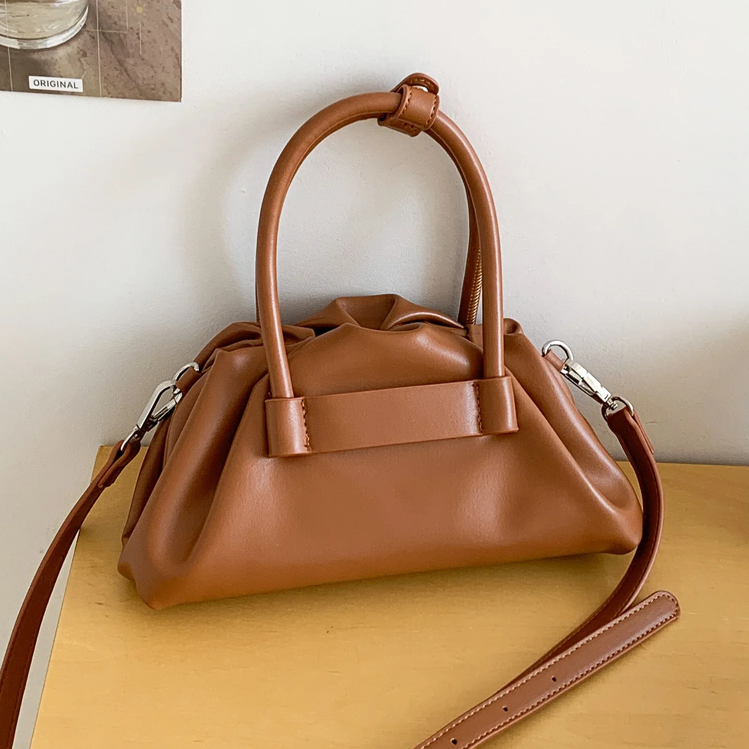 Винтажные плиссированные сумки через плечо для женщин, мягкие кожаные сумки-облака, большие вместительные дорожные сумки-тоут
Винтажные плиссированные сумки через плечо для женщин, мягкие кожаные сумки-облака, большие вместительные дорожные сумки-тоут