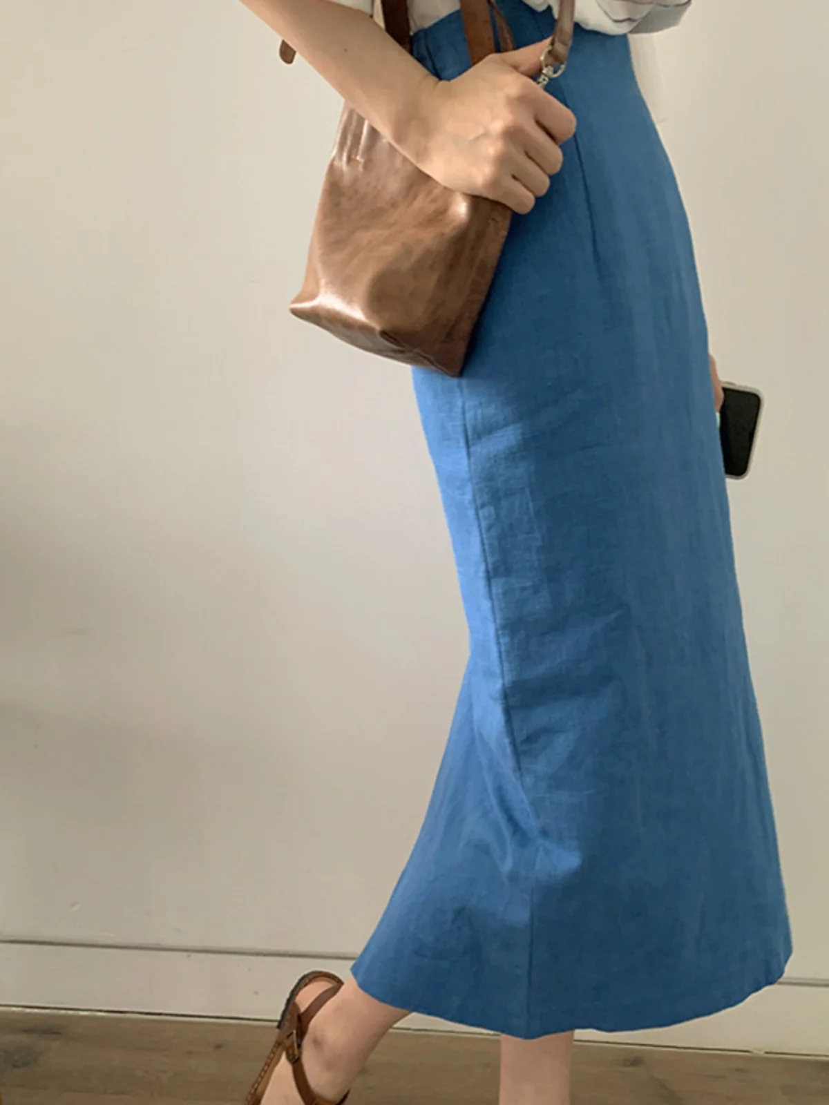 Юбка трапециевидной формы с высокой талией, женская ранняя весна, новый корейский дизайн, белая утягивающая юбка с разрезом, длинная юбка Dr
Юбка трапециевидной формы с высокой талией, женская ранняя весна, новый корейский дизайн, белая утягивающая юбка с разрезом, длинная юбка Dr