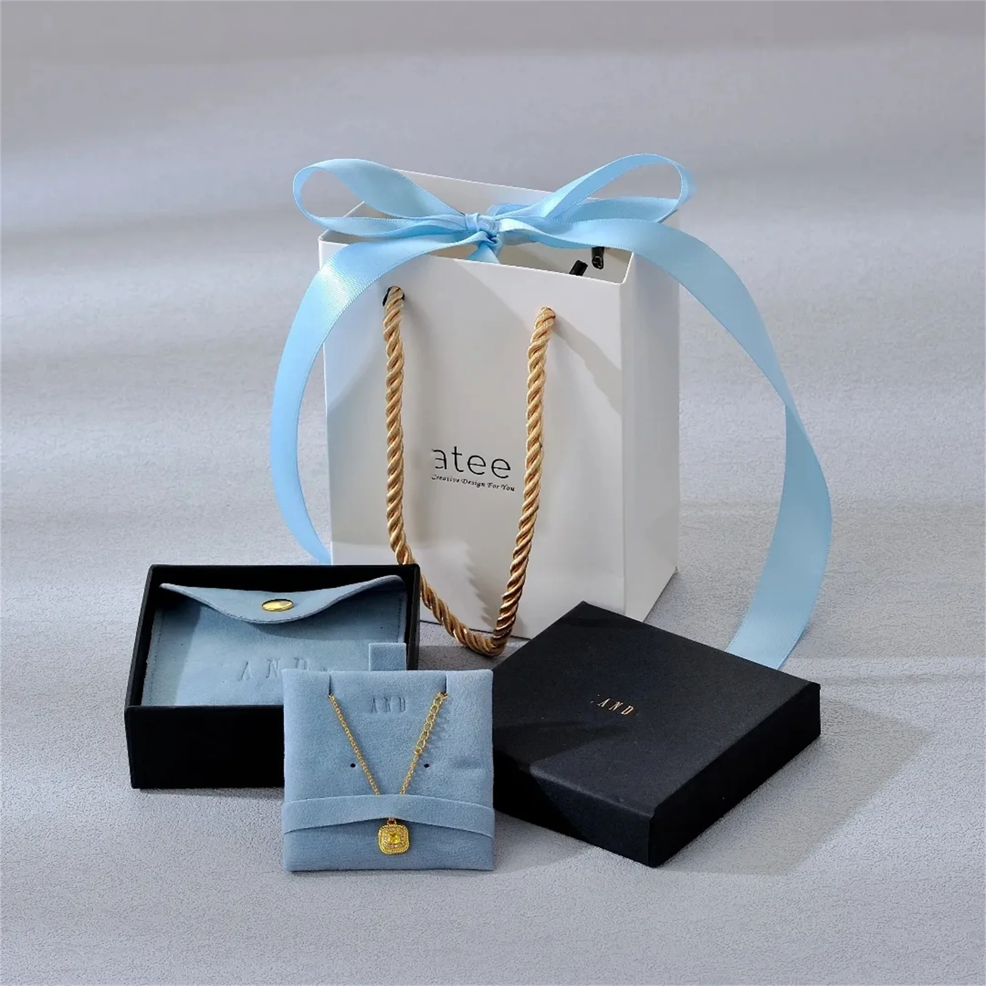 Custom Printed Earrings Necklace Jewelry Set Box Personalized Paper Bag Cardboard Lid Velvet Pouch Bag Jewelry Packaging Boxes
Custom Printed Earrings Necklace Jewelry Set Box Personalized Paper Bag Cardboard Lid Velvet Pouch Bag Jewelry Packaging Boxes