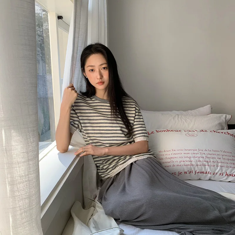 2025 Lace Lace Stitching Round Neck Striped Short Sleeve T-shirt Women's Spring and Summer New
2025 Lace Lace Stitching Round Neck Striped Short Sleeve T-shirt Women's Spring and Summer New